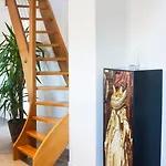Big Mama With Mobile Aircon, Free Parking Apartment