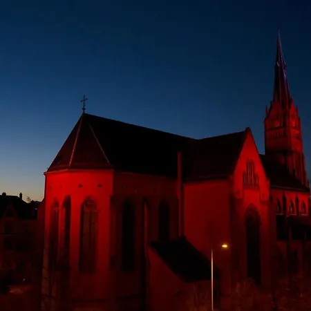 Big Mama With Mobile Aircon, Free Parking