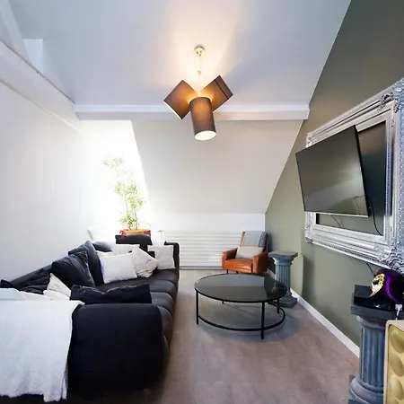 Apartment Big Mama With Aircon ,free Parking *