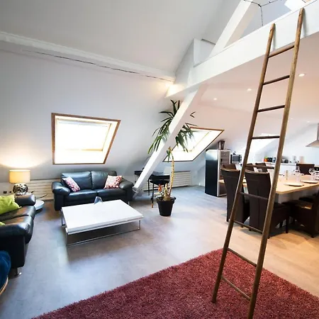 Big Mama With Mobile Aircon, Free Parking