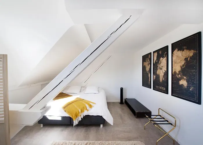 Big Mama With Mobile Aircon, Free Parking