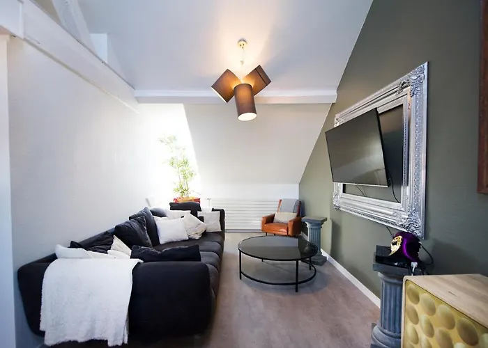 Apartment Big Mama With Mobile Aircon, Free Parking *