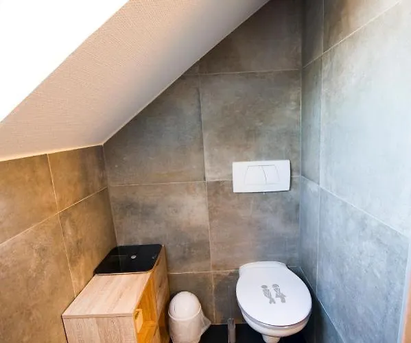 Big Mama With Mobile Aircon, Free Parking Apartment *